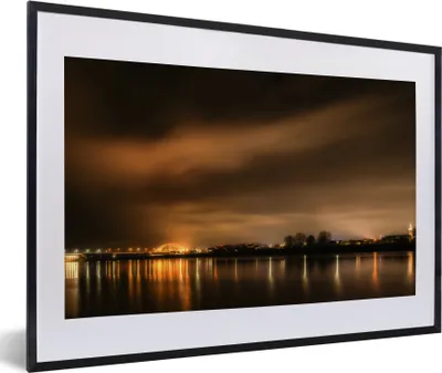 Produktbild von MuchoWow® MuchoWow® Gerahmtes Poster Nijmegen - Luft - Licht 60x40 cm - Poster mit zchwarzem Bilderrahmen - Schlafzimmer - Plakat in Rahmen - Drucken