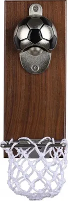 Immagine prodotto di Apribottiglie da parete magnetico in legno con design a forma di pallone da calcio e rete di raccolta