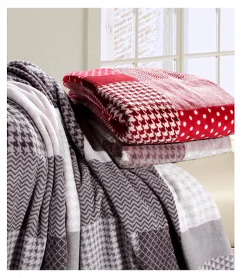 Produktbild von Kuscheldecke aus Mikrofaser 150 x 200 cm (Beige)