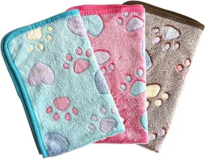 Produktbild von 3er Set weicher Haustierdecke - Fleece-Decken für Hund und Katze