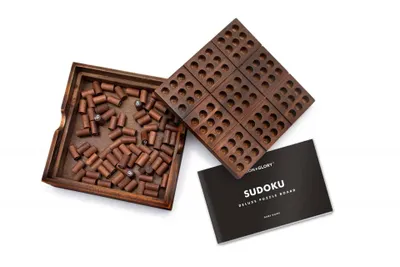 Produktbild von Sudoku aus Holz mit 81 Stiften – Iron &amp; Glory Deluxe Knobelspiel