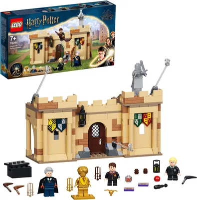 Produktbild von LEGO 76395 Harry Potter Hogwarts: Prvá lekcia lietania Hračka, sada Quidditch s minifigúrkami a metlami