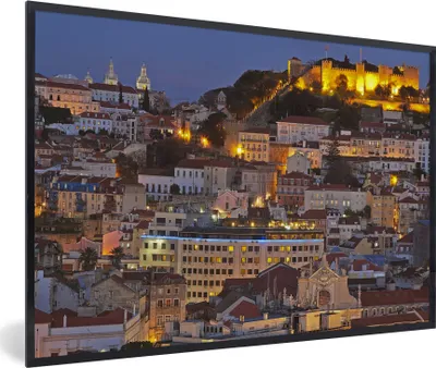 Produktbild von MuchoWow® MuchoWow® Gerahmtes Poster Die historische Alfama in der Abenddämmerung in Portugal 60x40 cm - Poster mit zchwarzem Bilderrahmen - Printing - Wanddeko Schlafzimmer