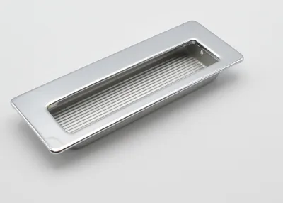 Zdjęcie produktu dla Rękojeść do umywalki prostokątna, wykonana z zamaku, wymiary 115x42 mm, kolor: chrom i srebrny. Zestaw 25 sztuk
