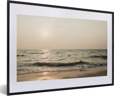 Produktbild von MuchoWow® Gerahmtes Poster Sand - Meer - Strand 60x40 cm - Poster mit Schwarzem Bilderrahmen Wandposter Rahmen Foto Bilder - Schlafzimmer - Plakat in Rahmen - Drucken