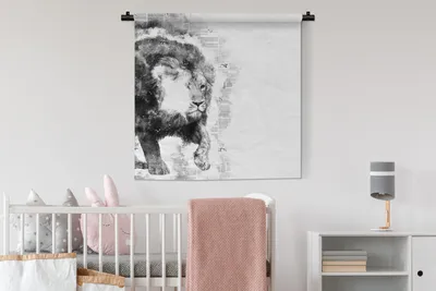 Produktbild von MuchoWow® Wandteppich Wandbehang Löwe - Zeitung - Schwarz - Weiß 90x90 cm Tapisserie Dekoration Wandtuch - Wandaufhänger