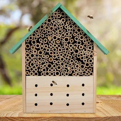 Produktbild von Famanu Insektenhotel Design aus natürlichen Materialien - Für Bienen, Marienkäfer und Schmetterlinge