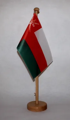 Produktbild von Tischflagge Oman 25x15 cm mit Holzständer