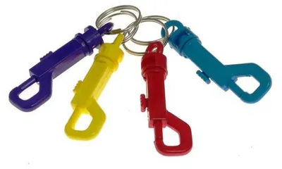 Produktbild von Plastik Karabiner Schlüsselanhänger Schwarz mit stabilem Verschluss