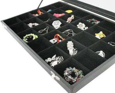 Produktbild von Yudu Schmuckkästchen, Schmuckschublade, Vitrine, Schmuckdisplay mit Glasdeckel, schwarz (30 Fächer)