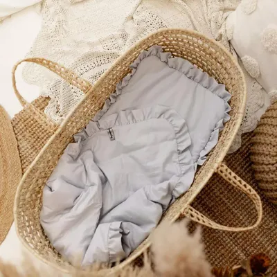 Produktbild von Muminky | Babybettwäsche Set - 100x135cm - 100% Baumwolle - Grau - mit Rüschen - Antiallergisch