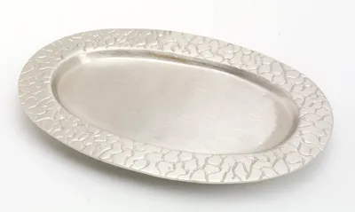 Produktbild von Kerzenteller, Dekoteller oval aus Messing vernickelt Silber (Innen 14 x 8 cm) für Ovalkerzen, Ellipsenkerzen