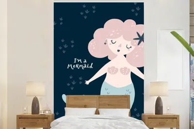 Produktbild von MuchoWow® Fototapete für Wohnzimmer oder Schlafzimmer Wandtapete Vinyl Motivtapete Meerjungfrau - Zitat - Kind - Rosa - Mädchen - Baby - 170x260 cm - Kindertapete - Wohnzimmertapete