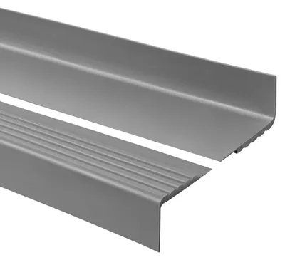 Zdjęcie produktu dla QUEST Profil schodowy PCV 40x40 mm, 1.5m, antypoślizgowy nosek schodowy,  RS, ciemnoszary