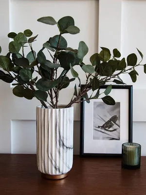 Produktbild von Famanu Vase mit modernem Marmormuster - 14 x 14 x 26 cm