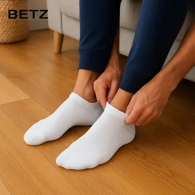Produktbild von Betz 10 Paar Sneaker Socken Damen und Herren - Füßlinge – Kurze Socken - Baumwolle mit Komfortbund ohne drückende Naht – Classic – Größen 35 – 38 weiß