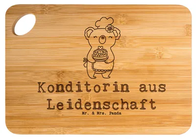 Produktbild von Mr. & Mrs. Panda Schneidebrett Konditorin Leidenschaft - Transparent - Geschenk, Witzig, Hackbrett, Frühstücksbrett, Lustig, Holzbrett, Frühstücksbrettchen, Brett, Spruch