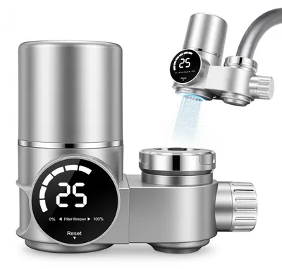 Image de Filtre pour robinet avec une filtration en 13 étapes, une lumière UV et un écran LED, fonctionnant sans batterie