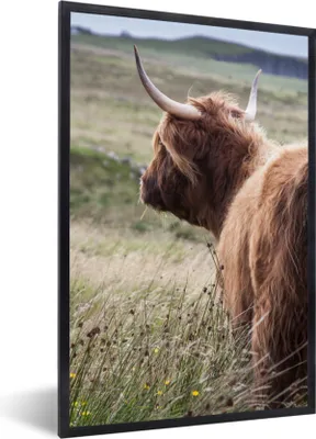 Produktbild von MuchoWow® Gerahmtes Poster Schottische Highlander - Natur - Meer 60x90 cm - Poster mit Schwarzem Bilderrahmen Wandposter Rahmen Foto Bilder - Kunst