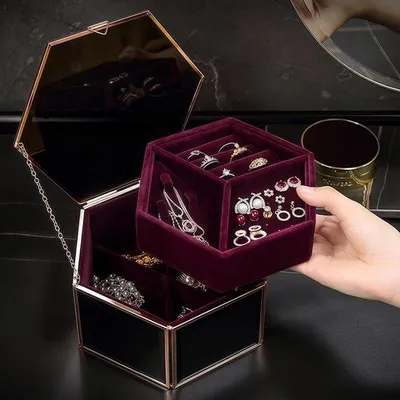 Produktbild von Schmuckkästchen aus Glas – Schmuckkästchen mit Deckel – Samtkästchen für Schmuck – Schmuckkästchen mit zwei Fächern – Schwarzer Metall-Schmuckkoffer für Ohrringe, Ringe, Halsketten und Armbänder