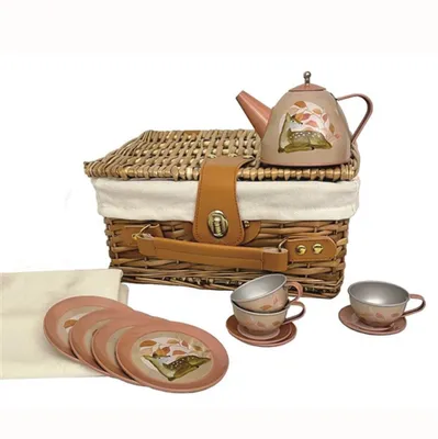Produktbild von Egmont Toys Teeservice Dose Hirsch im Weidenkorb 27x21x12 cm
