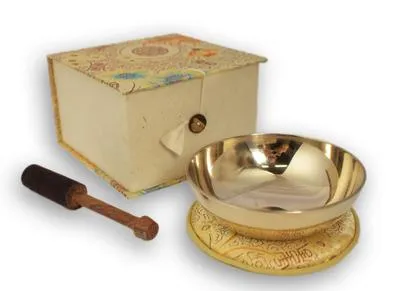 Produktbild von Flache Klangschale in Box mit cremefarbigem Stoffbezug