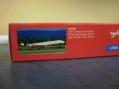 Produktbild von Herpa Wings 1:500 MD-81 SAS Nora Viking