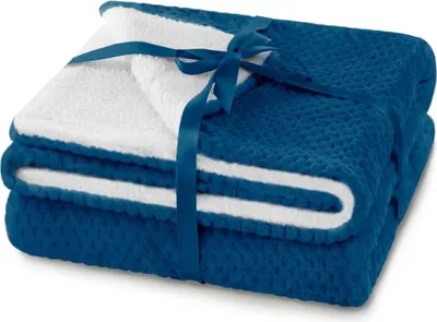 Produktbild von Kuscheldecke Tagesdecke 130 x 180 cm Marineblau Wohndecke Sofadecke Decke XXL 400 GSM Shleepy