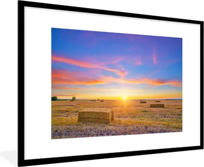 Produktbild von MuchoWow® Gerahmtes Poster Stroh - Sonne - Himmel - Landschaft 90x60 cm - Poster mit Schwarzem Bilderrahmen Wandposter Rahmen Foto Bilder - Wanddekoration - Fotos