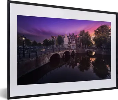 Produktbild von MuchoWow® Gerahmtes Poster Bild der Keizersgracht in Amsterdam unter einem bunten Himmel 60x40 cm - Poster mit Schwarzem Bilderrahmen Wandposter Rahmen Foto Bilder - Schlafzimmer - Plakat in Rahmen - Drucken