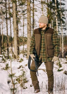 Produktbild von Pinewood 5883 Abisko Weste Wildlederbraun (241) S