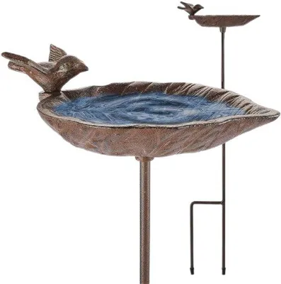 Productafbeelding van Ibenzoa® Vogelbad voor op een paal – vorstbestendig gietijzer, 19 x 13 x 63 cm, bladvormig design voor tuin en balkon