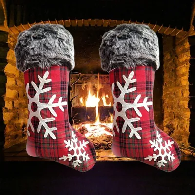 Productafbeelding van Set van 2 Kerstkousen in Rood Geruit met Bont