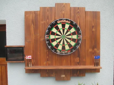 Produktbild von WDS | WOODEN Dartboard Surround | Outdoor (Teak) | MIT Tablet-Halter (Universell) | Premium Dart-Wandschutz