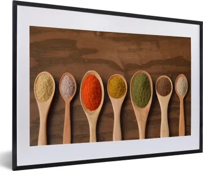 Produktbild von MuchoWow® Gerahmtes Poster Schöpfkelle - Kräuter - Lebensmittel - Gewürze - Tisch 60x40 cm - Poster mit Schwarzem Bilderrahmen Wandposter Rahmen Foto Bilder - Schlafzimmer - Plakat in Rahmen - Drucken