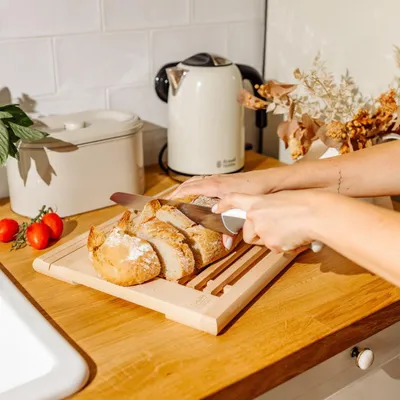 Produktbild von Creative Home Brotschneidebrett mit Krümelfang aus Buche-Holz - 35,5 x 28,5 x 2 cm