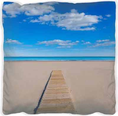Produktbild von Wallario Premium Kissen, weiche Oberfläche, mit Motiv Auf dem Holzweg zum blauen Meer, Größe: 30 x 30 cm, mit weißer Rückseite