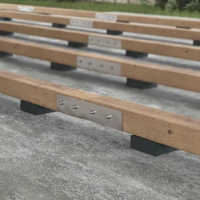Produktbild von Gummigranulat-Patiopad 9 x 9 x 0,3 cm in Schwarz, rutschfeste Unterlage für Möbel und Geräte