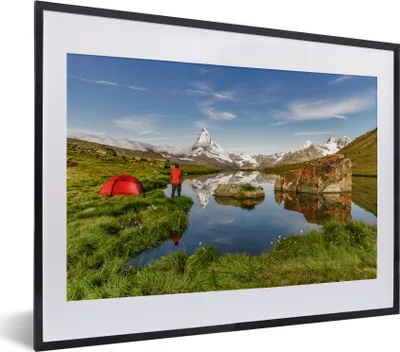 Produktbild von MuchoWow® Gerahmtes Poster Camping in einer Schweizer Landschaft 40x30 cm - Poster mit Schwarzem Bilderrahmen Wandposter Rahmen Foto Bilder - Bilderrahmen - Poster im Rahmen