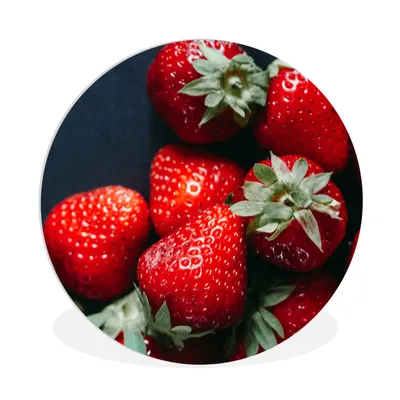 Produktbild von MuchoWow® Rundes Wandbild - Runde Bilder Obst - Erdbeere - Schwarz Ø 90 cm Kreis Wanddekoration Kunststoff - Wandkreis - Wandschmuck - Wand-Kreis - Wohnzimmer - Bild - Runde - Wanddeko - Dibond - Kunstdrucke