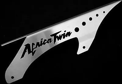 Zdjęcie produktu dla Osłona łańcucha kompatybilna z Honda XRV 650 Africa Twin BJ 1988-89 / XRV 750 Africa Twin BJ 1990-04 Logo srebrne