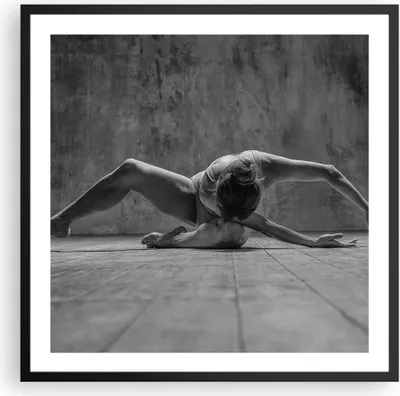 Produktbild von Gerahmtes Poster - Schwarzer Rahmen - Tanz Schwarzweiß Frau - 60x60 cm - Wand Bild - Wanddeko - Wandbilder - Kunstposter - Wandposter - Bilderrahmen - Bilder - Kunstdruck - Wandbild - P2BAC60x60-4352
