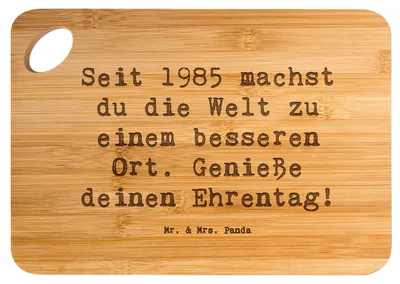 Produktbild von Mr. & Mrs. Panda Schneidebrett Spruch 1985 Geburtstag - Transparent - Geschenk, Happy Birthday, herzerwärmende Erinnerung, Glückwunsch, Alter, Holzbrett, Frühstücksbrett