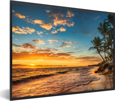 Produktbild von MuchoWow® Gerahmtes Poster Strand - Sonnenuntergang - Meer - Palme 80x60 cm - Poster mit Schwarzem Bilderrahmen Wandposter Rahmen Foto Bilder - Schwarzem - Mit Gestell