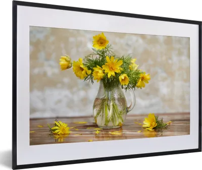 Produktbild von MuchoWow® Gerahmtes Poster Blumen - Gelb - Stilleben 60x40 cm - Poster mit Schwarzem Bilderrahmen Wandposter Rahmen Foto Bilder - Schlafzimmer - Plakat in Rahmen - Drucken