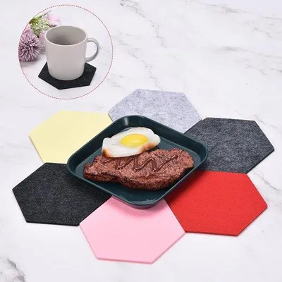 Produktbild von Sechseckige Filz-Untersetzer im Set mit 9 Stück - Absorbierend und Schutzgebend