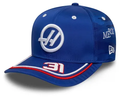 Immagine prodotto di Cappellino da baseball Haas F1, modello Silverstone, con il nome di Esteban Ocon, marca New Era, modello 9SEVENTY SS, disponibile in più colori.