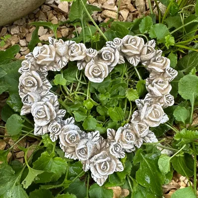 Produktbild von Grabschmuck Rosenblüten Rose HERZ Rosenkranz Rosenherz Grabdekoration wetterfest