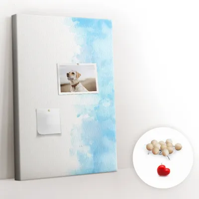 Produktbild von Korkwand mit Stecknadeln – Schwarzes Schild mit Stecknadeln für Fotos und Notizen – 60x40 cm – 100 Metall-Stecknadeln – Aquarellflecken
