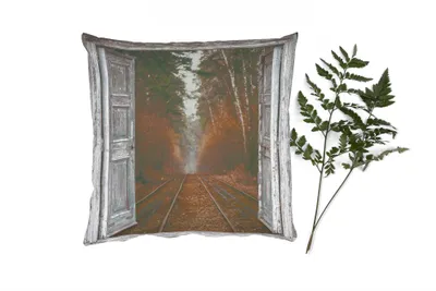 Produktbild von MuchoWow® Zierkissen Sofakissen Wohnzimmer Dekokissen 60x60 cm Eisenbahnschienen - Herbst - Aussicht - Wald - Sitzfläche - Foto Polster